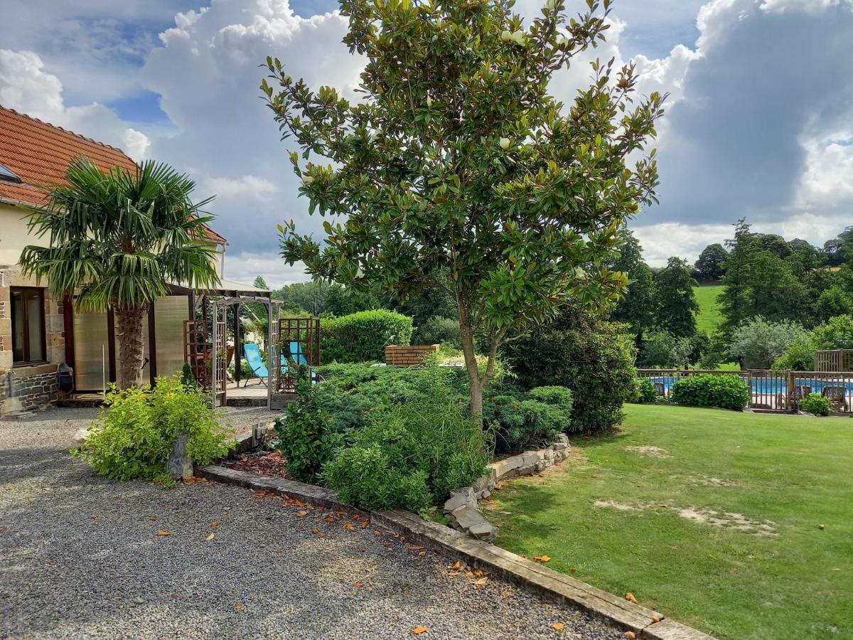 La Gasteboisiere With Swimming Pool And Games Room Le Mesnil-Adelee Exterior photo