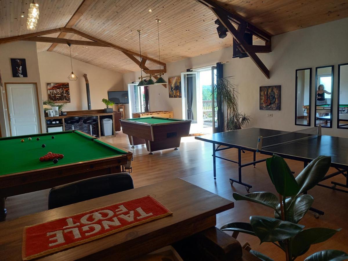La Gasteboisiere With Swimming Pool And Games Room Le Mesnil-Adelee Exterior photo