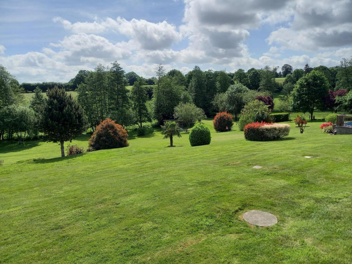 La Gasteboisiere With Swimming Pool And Games Room Le Mesnil-Adelee Exterior photo